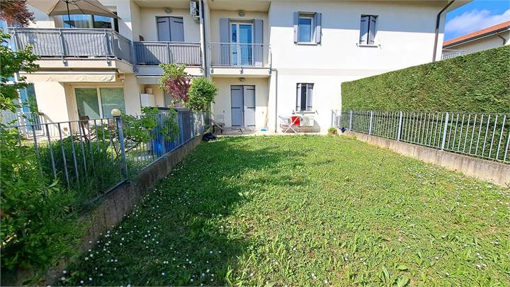 Ballò di Mirano, recente mini appartamento con giardino.